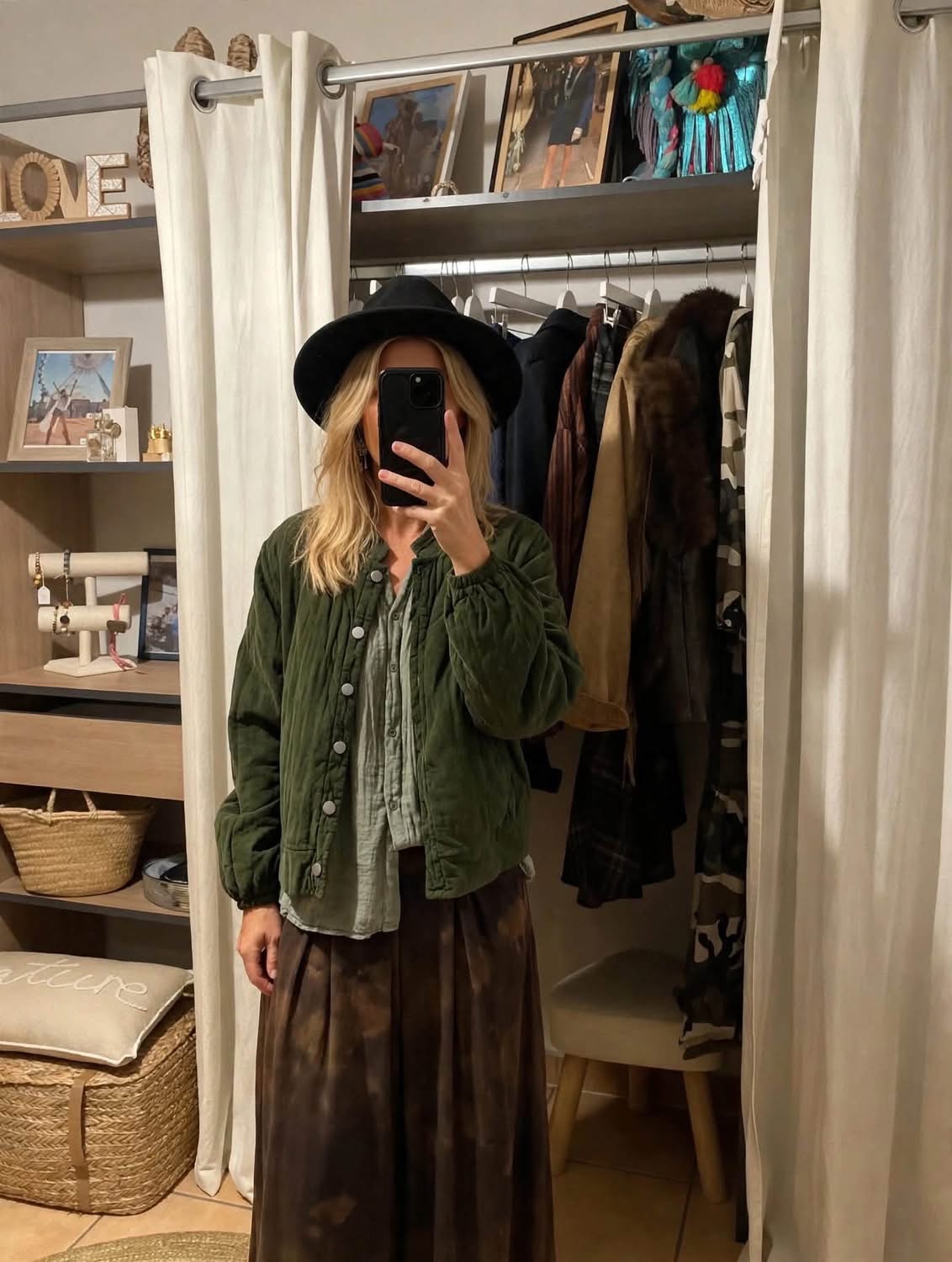 Jupe bohème portée avec les autres pièces du look