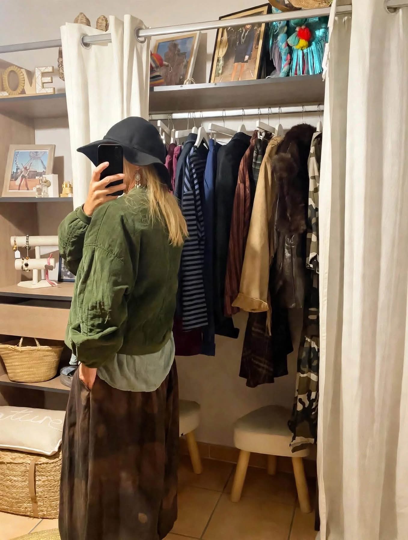 Petit bomber kaki portée avec les autres pièces du look